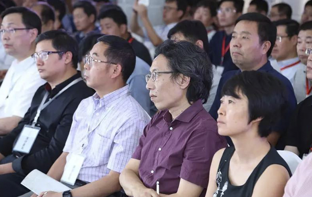 青岛规划局党组成员,副局长滕军红女士以及筑境设计总经理胡新先生